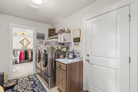 2025 Hondeleau Lane Medford OR 97504