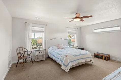 2025 Hondeleau Lane Medford OR 97504