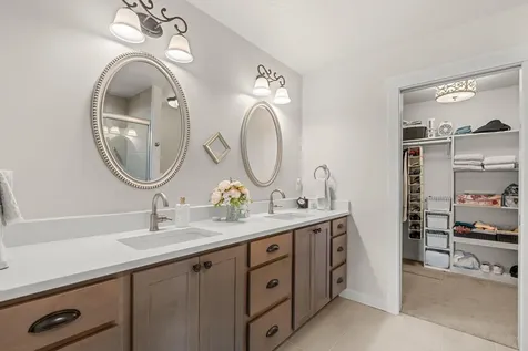 2025 Hondeleau Lane Medford OR 97504