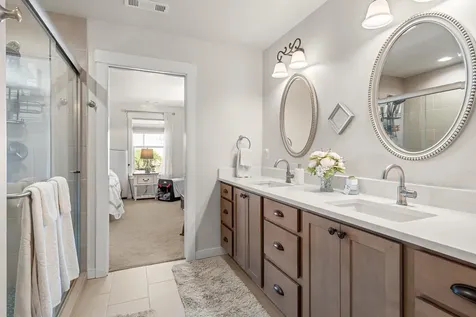 2025 Hondeleau Lane Medford OR 97504