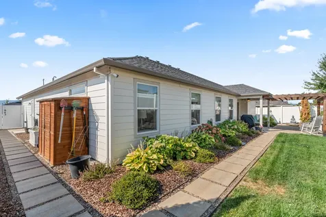 2025 Hondeleau Lane Medford OR 97504