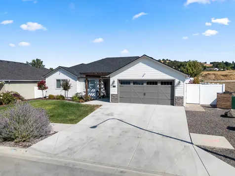 2025 Hondeleau Lane Medford OR 97504