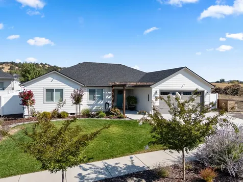 2025 Hondeleau Lane Medford OR 97504