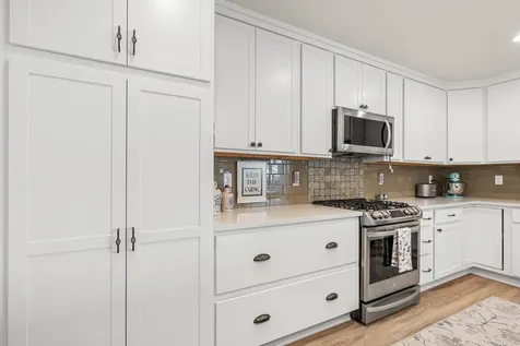 2025 Hondeleau Lane Medford OR 97504