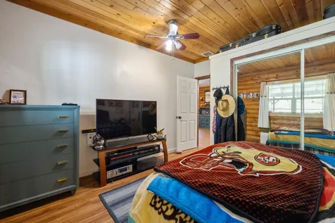 4093 Round Lake Road Klamath Falls OR 97601