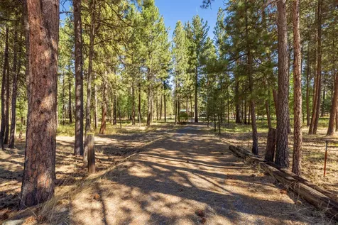 4093 Round Lake Road Klamath Falls OR 97601
