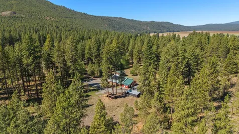 4093 Round Lake Road Klamath Falls OR 97601