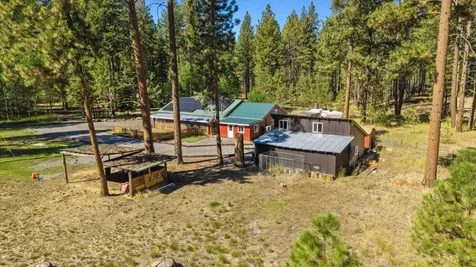 4093 Round Lake Road Klamath Falls OR 97601