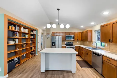 20753 Will Scarlet Lane Bend OR 97702