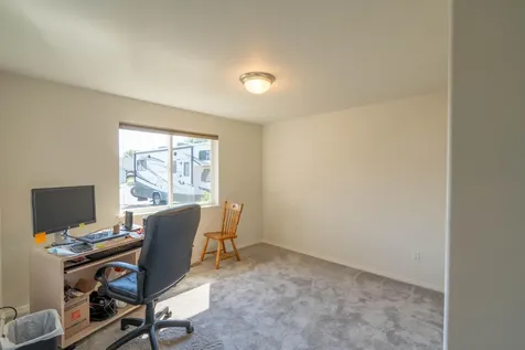 2121 NW 20th Court Redmond OR 97756