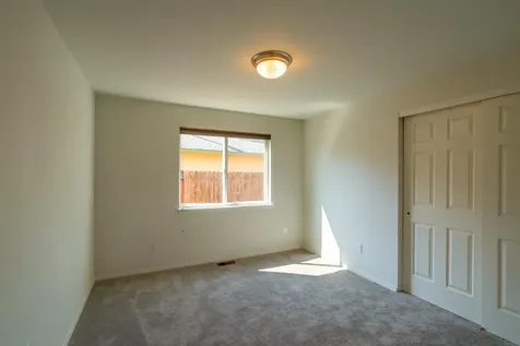 2121 NW 20th Court Redmond OR 97756