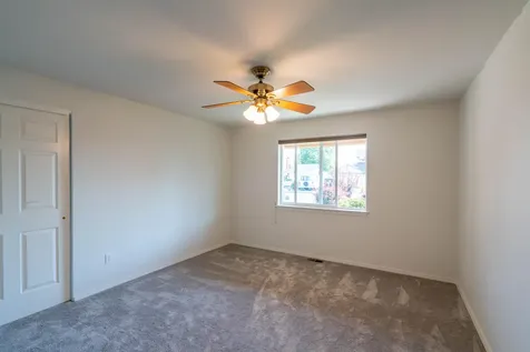 2121 NW 20th Court Redmond OR 97756