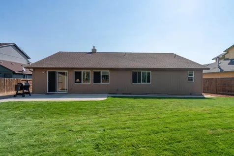 2121 NW 20th Court Redmond OR 97756