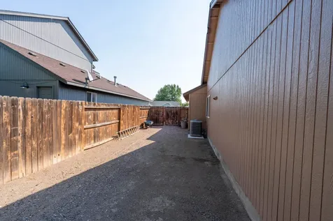 2121 NW 20th Court Redmond OR 97756