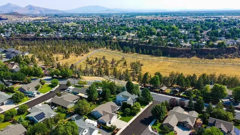 2121 NW 20th Court Redmond OR 97756