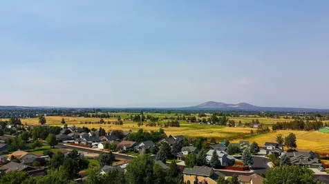 2121 NW 20th Court Redmond OR 97756