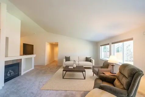2121 NW 20th Court Redmond OR 97756