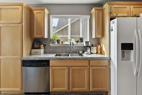 2679 SW Salmon Avenue Redmond OR 97756