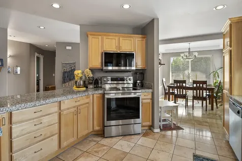 2679 SW Salmon Avenue Redmond OR 97756