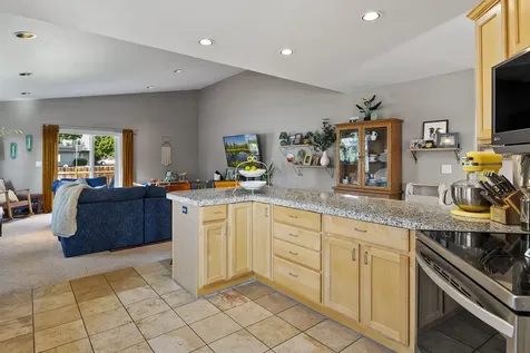 2679 SW Salmon Avenue Redmond OR 97756