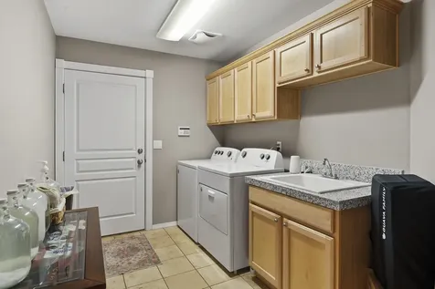 2679 SW Salmon Avenue Redmond OR 97756