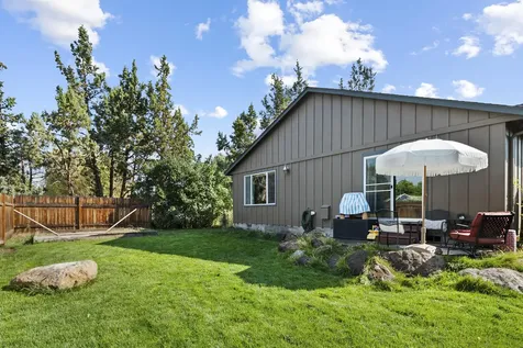2679 SW Salmon Avenue Redmond OR 97756