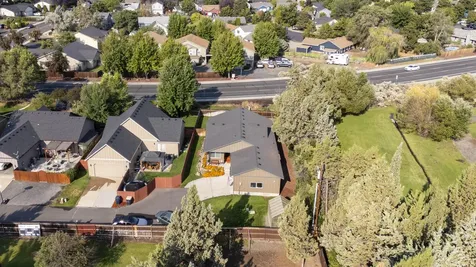 2679 SW Salmon Avenue Redmond OR 97756