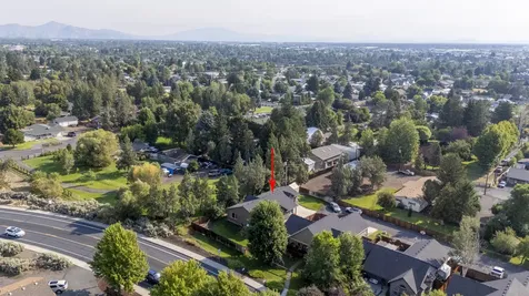 2679 SW Salmon Avenue Redmond OR 97756