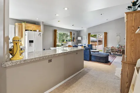 2679 SW Salmon Avenue Redmond OR 97756