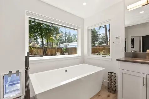 977 SW Hill Street Bend OR 97702