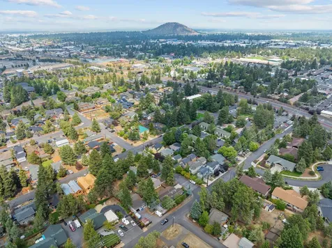 977 SW Hill Street Bend OR 97702