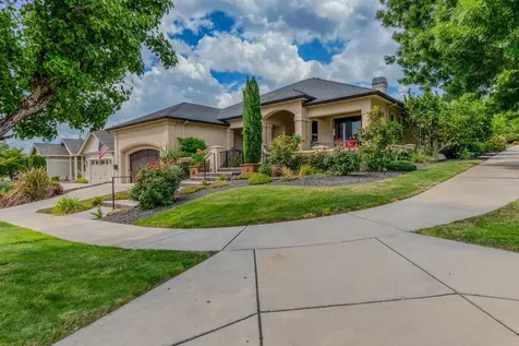 3861 Calle Vista Drive Medford OR 97504