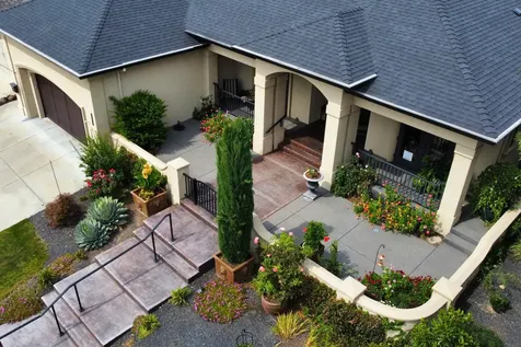 3861 Calle Vista Drive Medford OR 97504