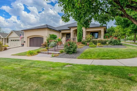 3861 Calle Vista Drive Medford OR 97504