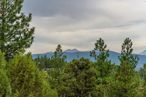 1432 NW Remarkable Drive Bend OR 97703