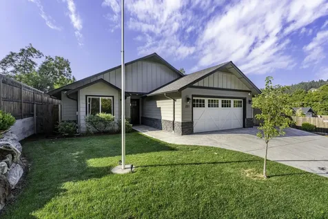 231 SE Sand Canyon Lane Grants Pass OR 97527
