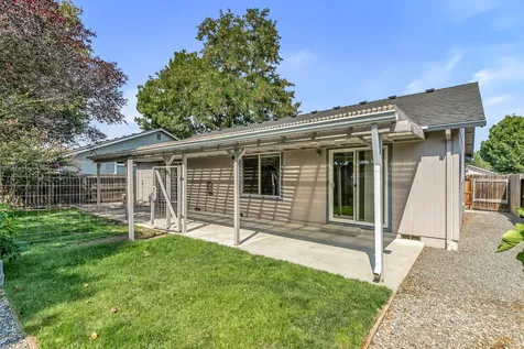 935 Hampton Way Medford OR 97501