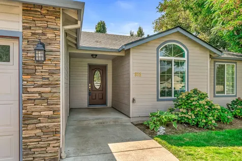 935 Hampton Way Medford OR 97501
