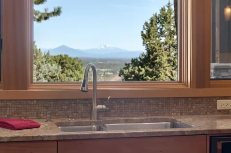 3352 NW Windwood Way Bend OR 97703