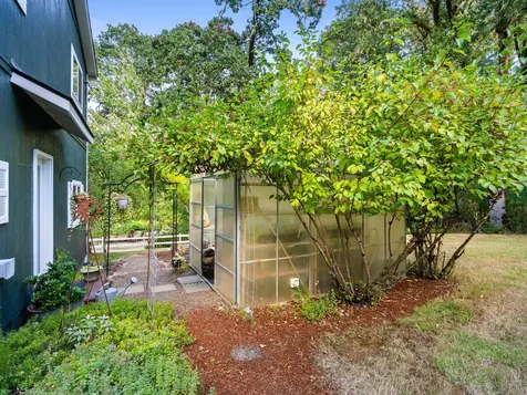 19875 SW Meadow View Drive Mcminnville OR 97128