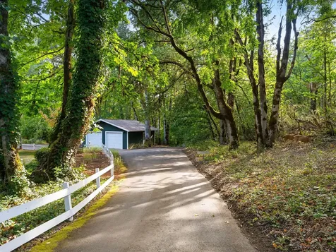 19875 SW Meadow View Drive Mcminnville OR 97128