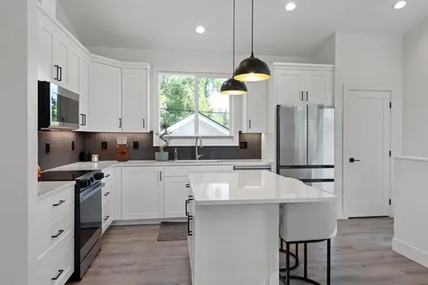 202 NW Thurston Avenue Bend OR 97703