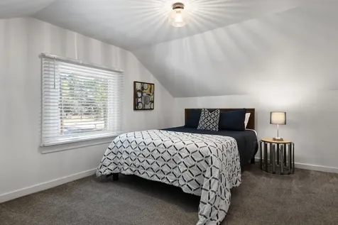 202 NW Thurston Avenue Bend OR 97703