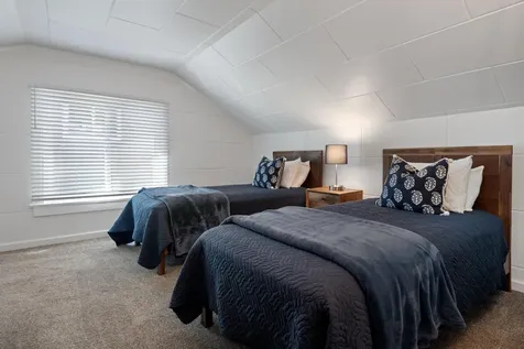 202 NW Thurston Avenue Bend OR 97703
