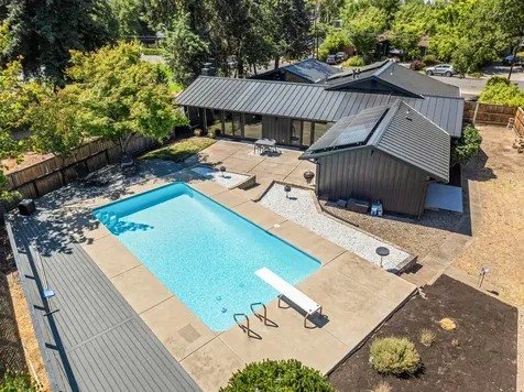 101 S Modoc Avenue Medford OR 97504