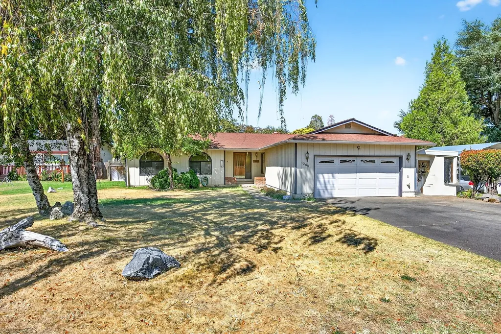 1288 Tobin Court Grants Pass OR 97527
