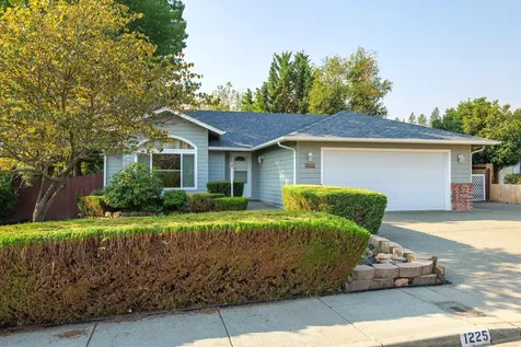 1225 Marcus Way Grants Pass OR 97527