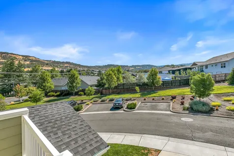 270 Dunthorpe Drive Medford OR 97504