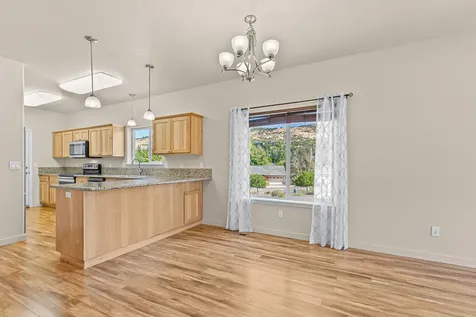 270 Dunthorpe Drive Medford OR 97504
