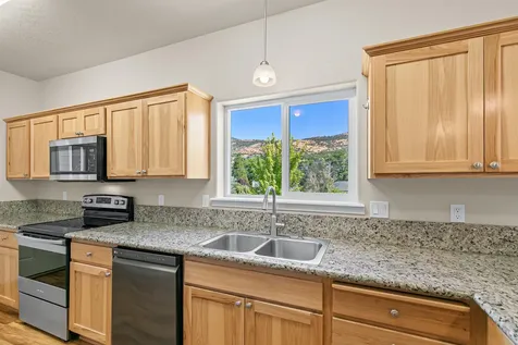270 Dunthorpe Drive Medford OR 97504